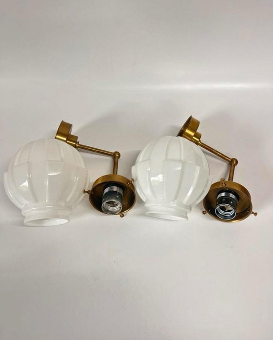 Image 1 of 2 pezzi Splendide lampade da parete Art Deco Thabur bianche con supporto in ottone