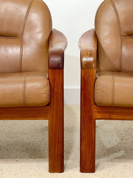 Vintage living room set – 2 seaters & cognac leather armchair (photo 4 of 12)
