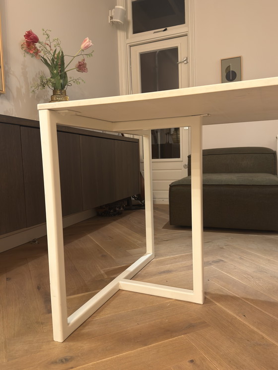 Image 1 of Witte natuursteen eettafel