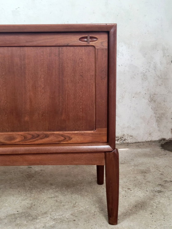 Original H.W. Klein sideboard for Bramin, Danish design from the 1960s – Wood (photo 5 of 11)