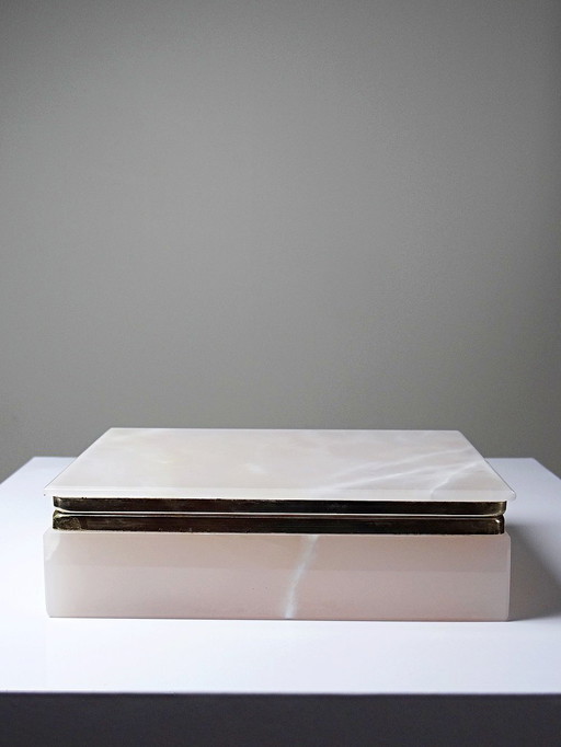 Vintage jewelry box in pink marble/alabaster with gold metal trim