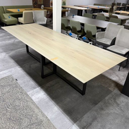 Eris – Bert Plantagie, eettafels (photo 2 of 6)