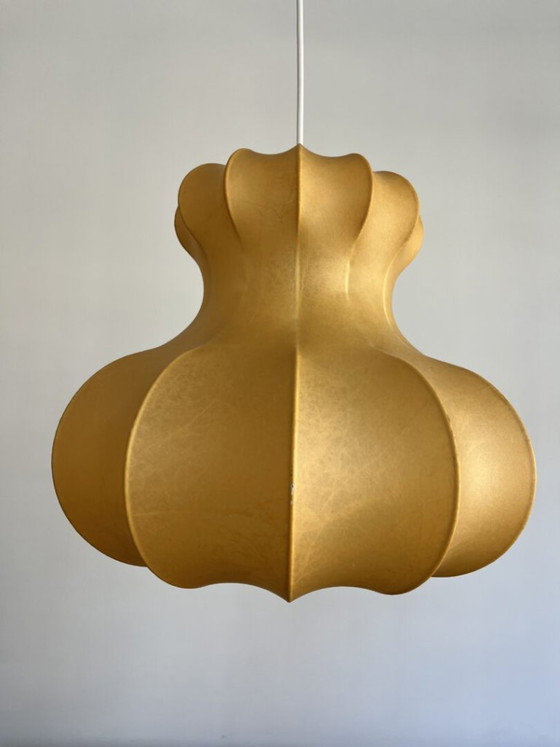 Cocoon Hängelampe – Goldkant Leuchten – Pendelleuchten, Fiberglass (photo 3 of 14)