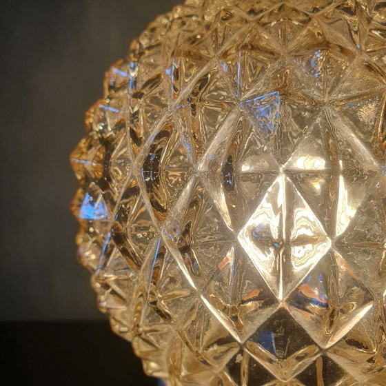 Lampada da soffitto in stile Mid-Century con struttura a pigna/ambra e oro – Plafoniere, Plastic, Glass (photo 9 of 11)