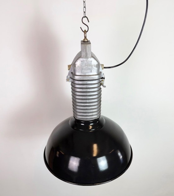 Image 1 of Grote industriële hanglamp van zwart emaille van Philips, jaren 60.