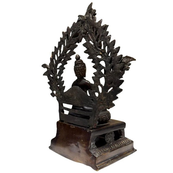 Bouddha Shakyamuni de l'Himalaya antique avec auréole – XVIIe-XVIIIe siècle – Lot 406 – Sculptures, Bronze (photo 14 of 25)