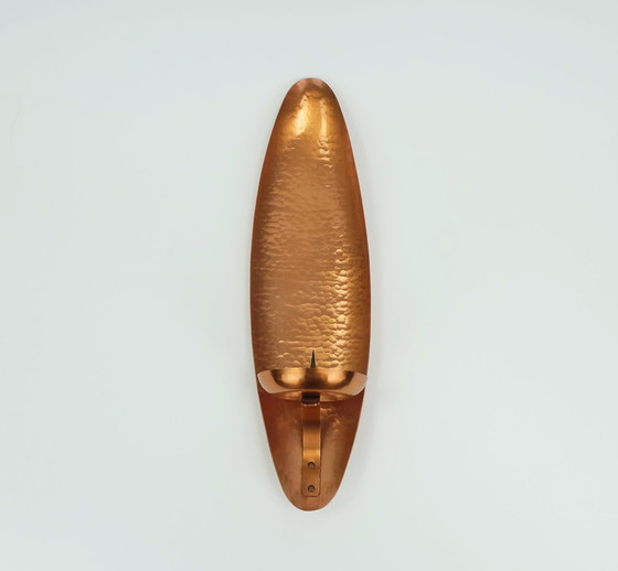 Image 1 of Excepcional candelabro de pared grande de mediados de siglo, de cobre martillado, de los años 50 y 60