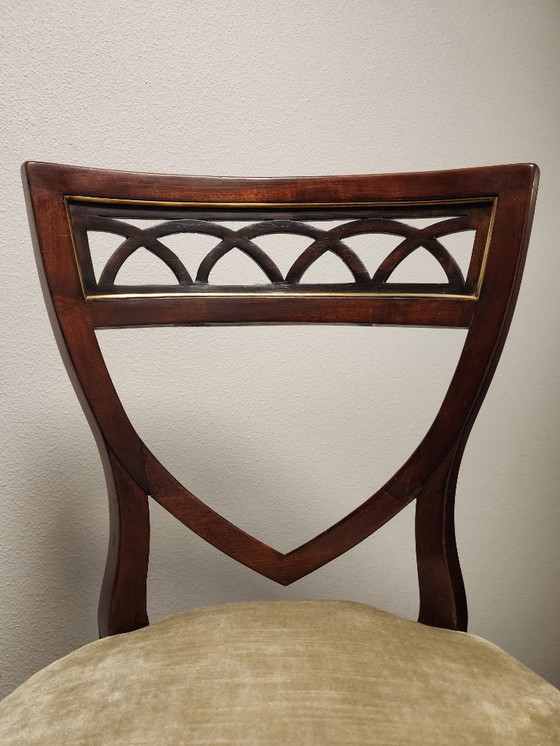 Image 1 of Acht Esszimmerstühle aus Mahagoni. Empire, erste Hälfte des 19. Jahrhunderts.