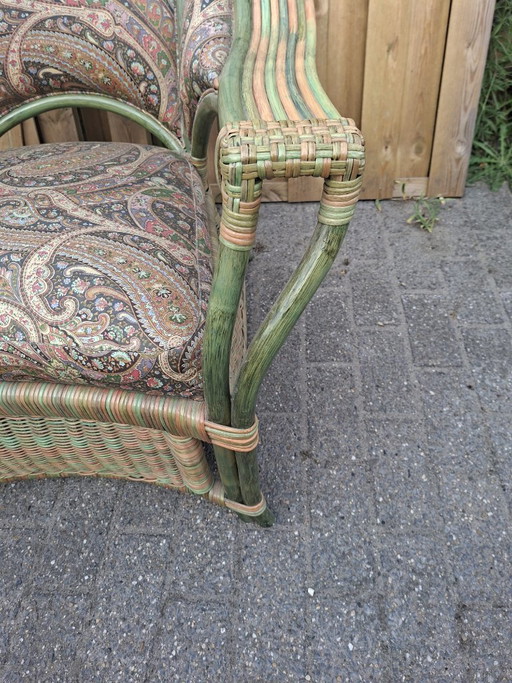 Vintage Rotan Fauteuil Is Een Karakteristiek Meubelstuk Met Een Uitgesproken Bohemian En Maximalistische (photo 2 of 11)