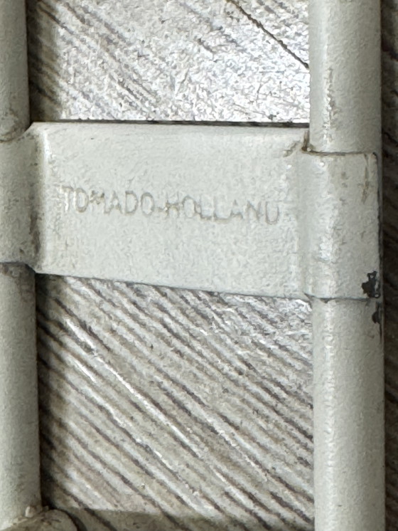 Image 1 of Portaoggetti da parete Tomado Holland: elegante design vintage con anello decorativo