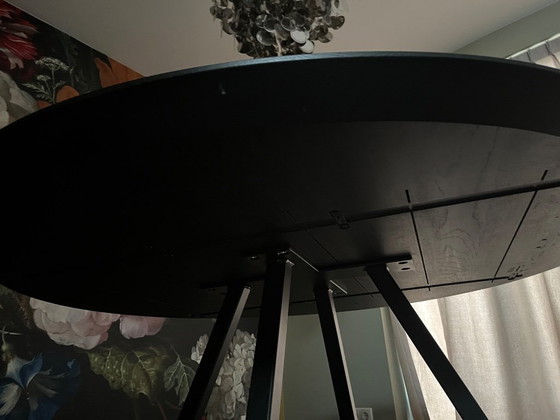 Table de salle à manger ronde, bois noir 140cm, Studio Henk, Tables de salle à manger, Métal, Modern (photo 3 sur 6)