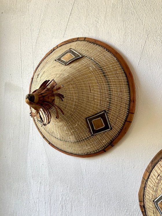 Duo de chapeaux traditionnels Peuls (Tingandé), Afrique de l'Ouest – Décorations murales, Rattan (photo 3 of 16)