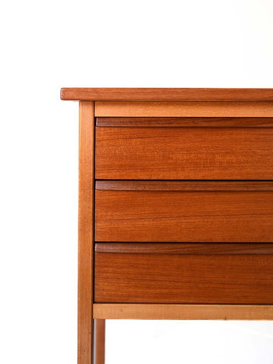 Image 1 of Bureau scandinave vintage en teck avec 7 tiroirs