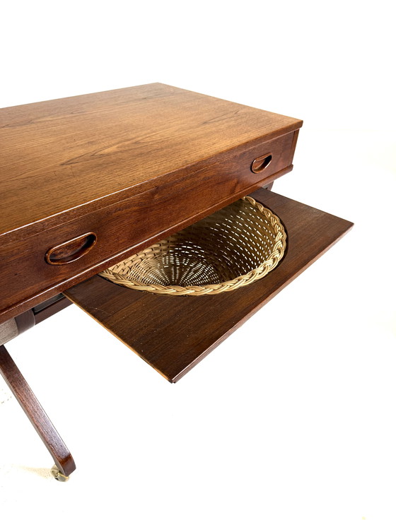 Image 1 of Vintage Deense teakhouten naaitafel, jaren ‘60