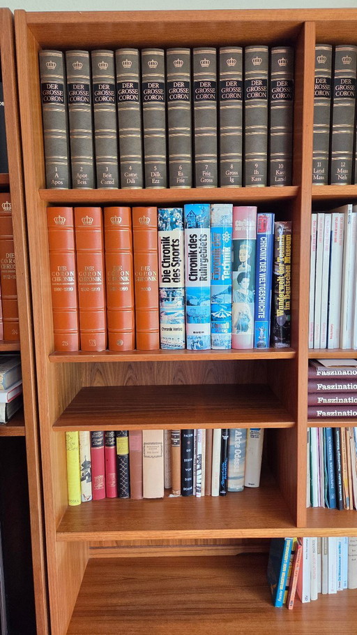 Scandinavian. Designer bookshelf by Poul Hundevad, teak, vintage
