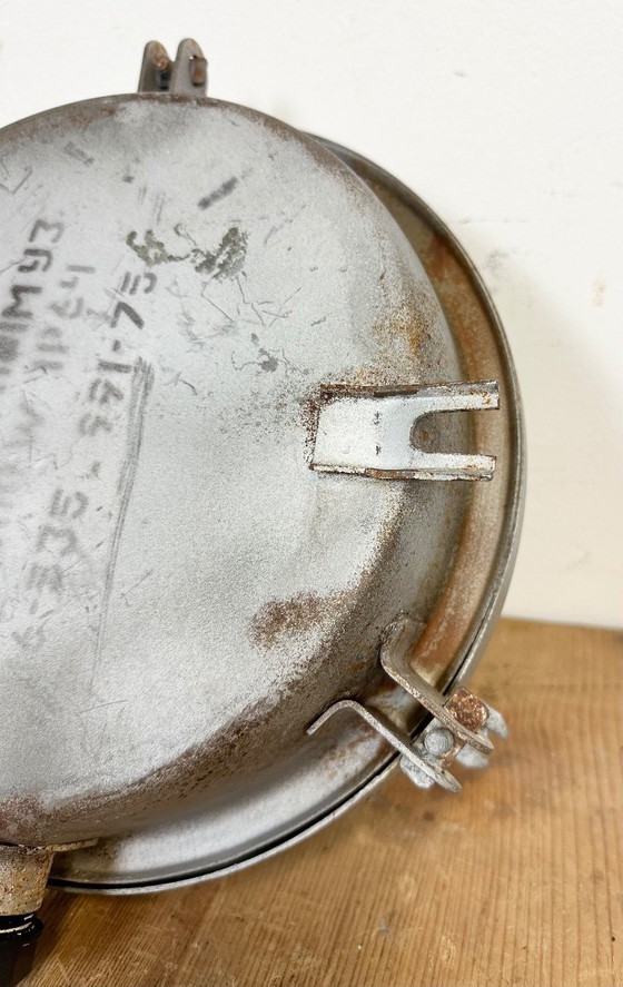 Image 1 of Industriële Sovjet-wand- of plafondlamp, jaren 70