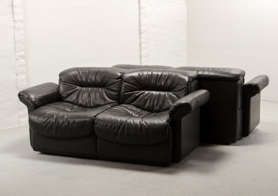 Image 1 of Magnífico sofá de dos plazas De Sede de mediados de siglo, de cuero liso marrón negruzco, DS17. Suiza, década de 1970.