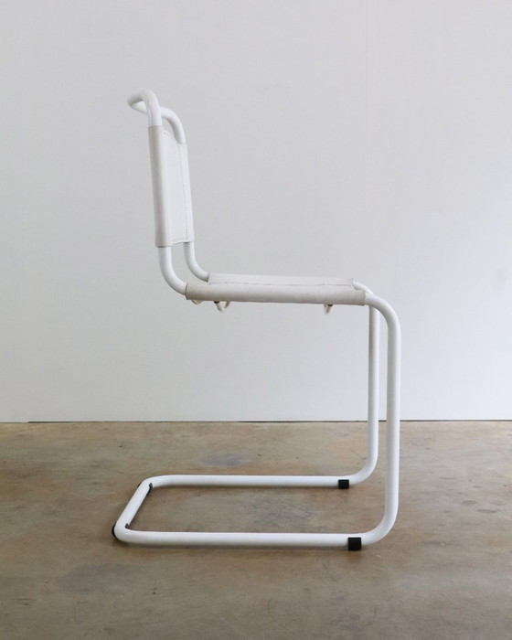 Image 1 of 6 chaises vintage en cuir à structure tubulaire