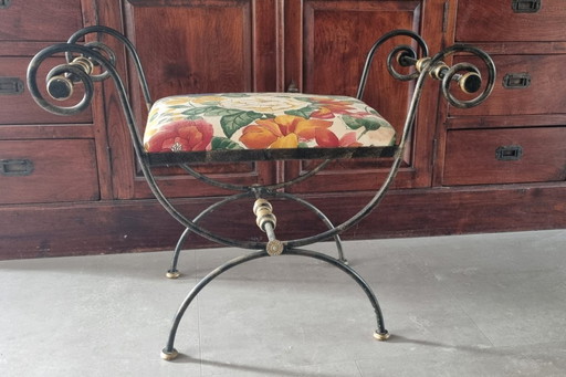 Französischer kurulischer Eisenhocker