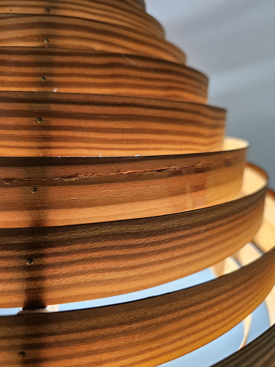 Image 1 of Chapa de madera Lámpara colgante atribuida a Hans Agne Jacobson Diseño sueco Años 70