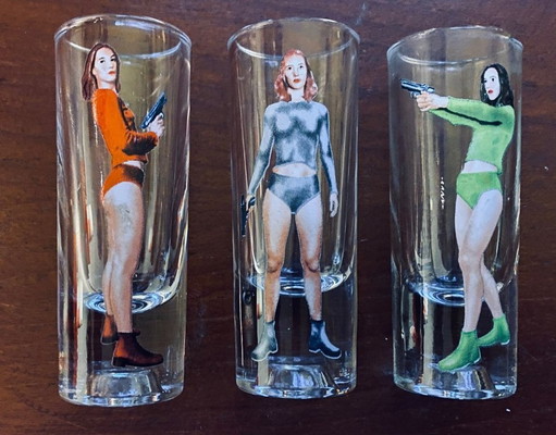 Set van 3 vintage pin‑up shotglaasjes – jaren 60/70 stijl