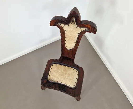 Spanischer Dreibein Hocker | Kuhfell, Holz (Foto 6 von 10)