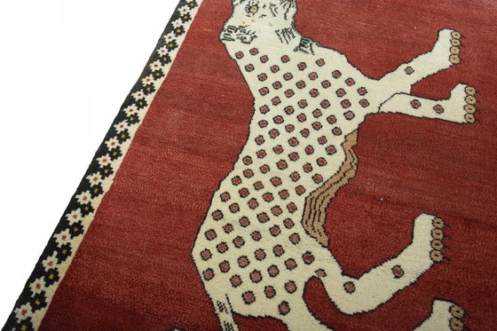 Image 1 of Hand-knotted nomadic rug with tiger motif - Shiraz 118 x 85 cm | Wool, red & beige