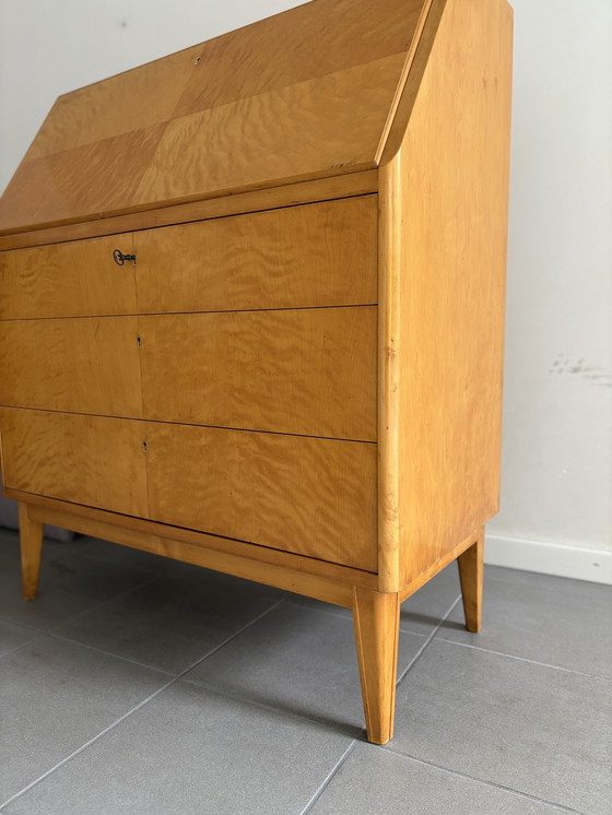 Image 1 of Sekretärin