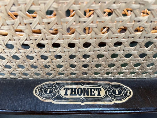 6 Thonet 214/215 chairs and dining table with 2 intermediate leaves