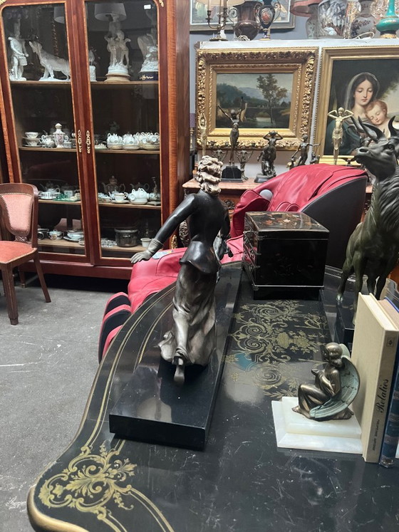 Art Deco sculptuur van vrouw met hond, Beeldhouwkunst, Brons, Marmer, Zilver (foto 6 van 6)