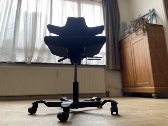 HÅG Capisco 8126 – Swivel chairs, Textile (photo 10 of 11)