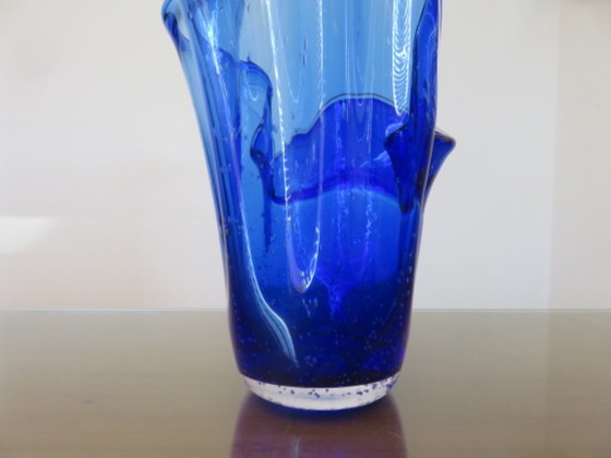 Grand vase "Mouchoir" en verre soufflé bleu cobalt, années 60 – Glass (photo 8 of 14)