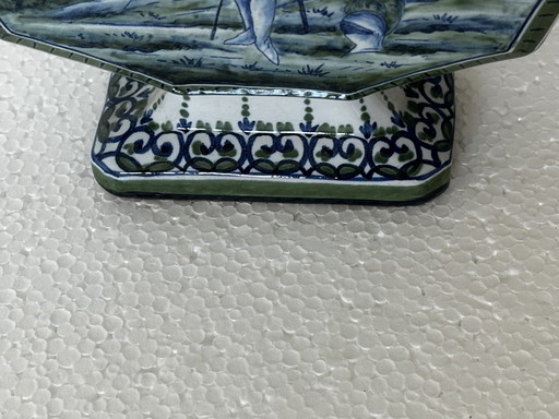 Achteckige Vase, spätes 19. Jahrhundert, im Delfter Stil - nicht identifizierte Markierung