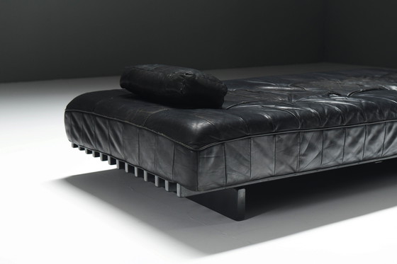 Image 1 of Superbe Daybed DS-80 vintage en cuir noir d'origine par De Sede Swiss