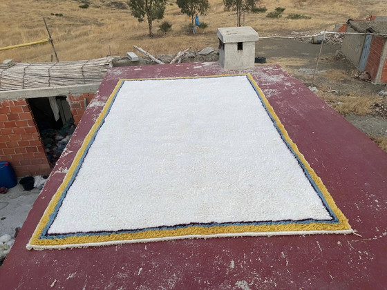 Large Moroccan Berber rug in cream 400x250 cm, yellow and blue border, Rugs & carpets, Wool, Cotton, Bohemian (photo 4 of 9)