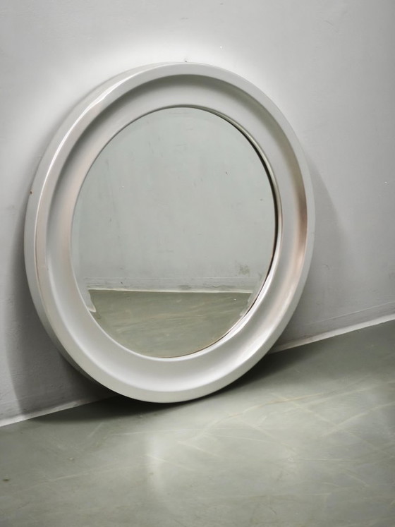 Specchio da Parete Rotondo Italiano Space Age Anni '70 con Cornice Argentata – Plastic (photo 4 of 9)