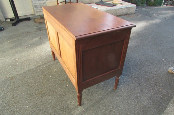 Image 1 of Parijse commode met twee lades, in Lodewijk XVI-stijl.