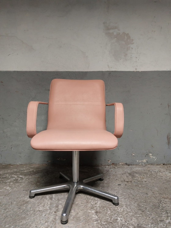 Image 1 of Sedia da ufficio vintage rosa con piede cromato