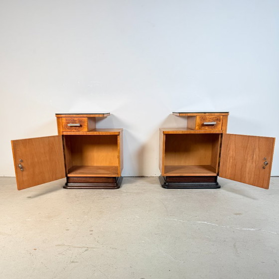 Set of 2 Walnut Burl Nightstands, Jindřich Halabala, Glass, Wood, Brown (photo 6 of 14)