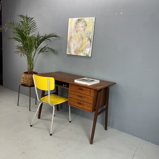 Vintage Deens ontwerp teak bureau