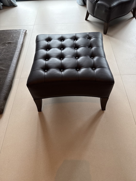 Image 1 of Pouf / poggiapiedi / sgabello in pelle marrone scuro Sam (Piet Boon)