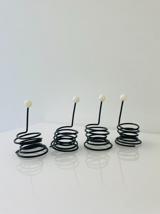 Set van 4 postmoderne retro design eierdopjes met handvat