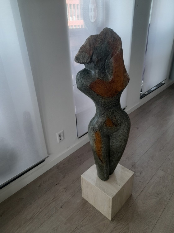 Escultura única de gran tamaño, de 110 cm de altura. – Stone (photo 8 of 8)