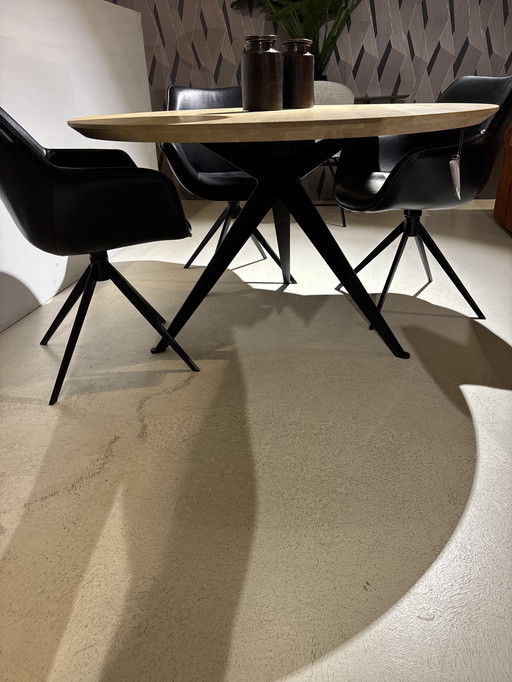 Dykk ronde 130 cm tafel Eiken