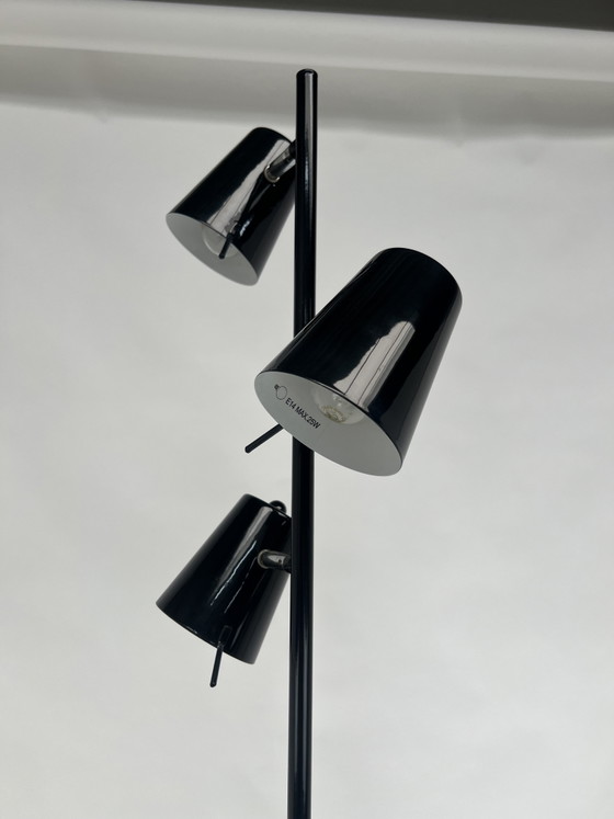 Image 1 of Lampadaire industriel à trois lumières