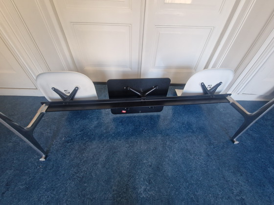 Image 1 of Vitra/Eames side chair RE on traverse with table