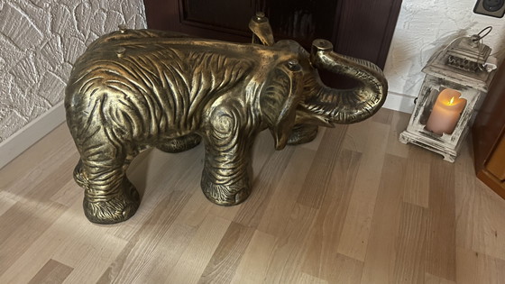 Image 1 of Table design exclusive en forme d'éléphant avec plateau en verre de sécurité épais – style Hollywood Regency