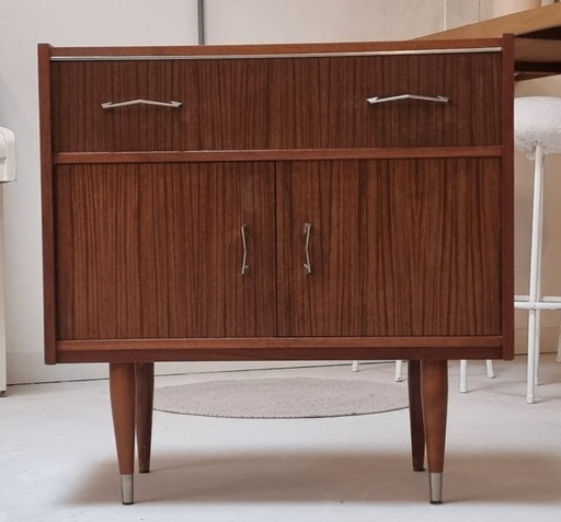 Mobiletto di metà secolo