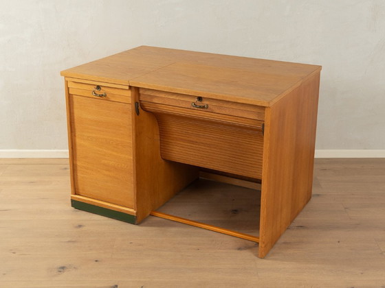 Image 1 of Bureau uit de jaren 1950