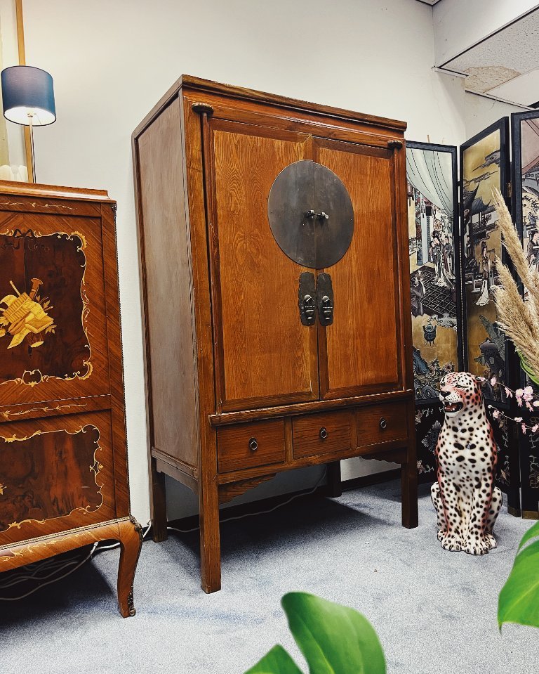 Antique Chinese Cabinet | €850 | Whoppah